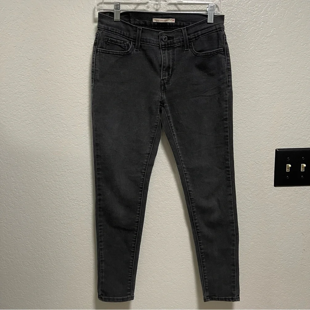 Levi's 720 Mid Rise Super Skinny Jeans in Black Size 28